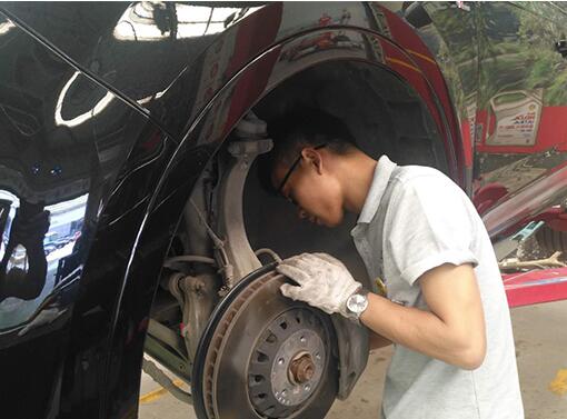 蘭州汽車維修_汽車美容保養(yǎng)_鈑金噴漆_蘭州汽車修理廠_發(fā)動機維修廠