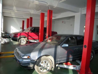 汽車維修車間